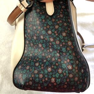 Coach Bags - Coach crossbody purse Coach Bags - Coach crossbody purse